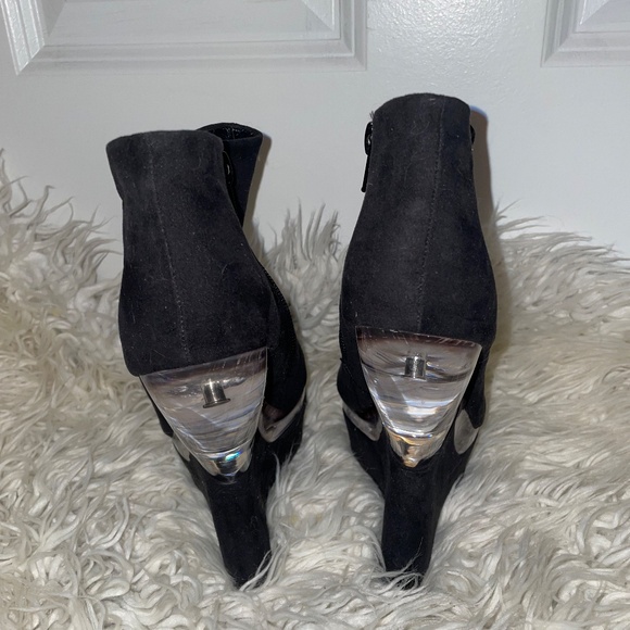 Qupid Black Wedge Bootie Zip up Heel unique Women’s Size 6 - Picture 6 of 9